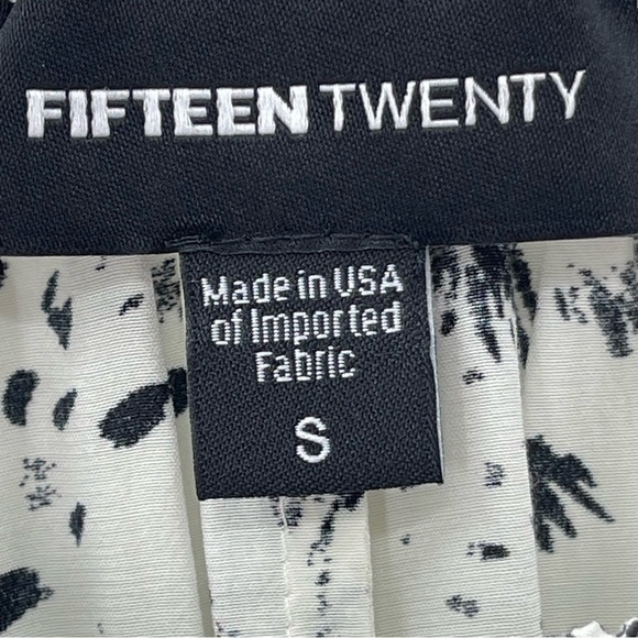 Fifteen Twenty Flowy Black White Print Oversized Off The Shoulder Blouse Size S - Picture 6 of 7